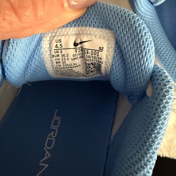 Air Jordan Mens 4.5 Retro 1 G Golf Shoes ‘UNC’ White/University Blue FZ4153-101 - Picture 4 of 7